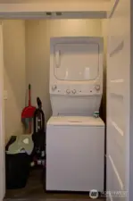 Laundry center