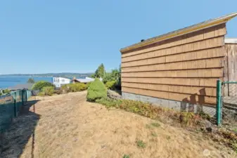 A side view of the property showcases its generous view of Lake Washington.