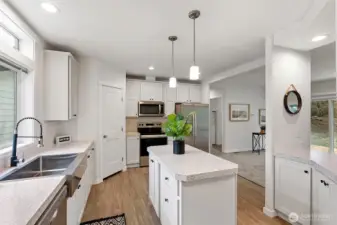 Custom Kitchen with White Shaker Cabinets