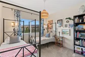 Main house bedroom 2