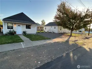 1708 Walla Walla Ave +  1704 Walla Walla Ave