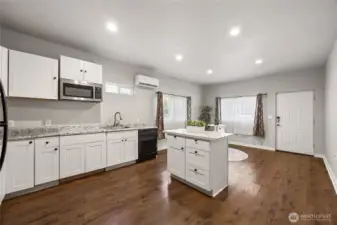 More room for guest/office e.t.c