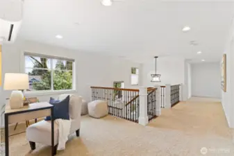 Landing w/Flex Space