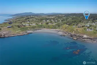 Walking distance to community beach