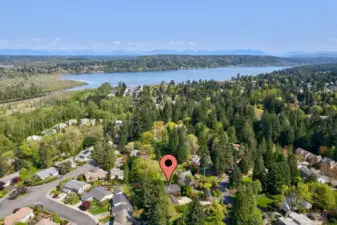 Just minutes from Marymoor Park, Microsoft, Lake WA schools, SR-520, & upcoming light rail—providing an exceptional lifestyle in a premier Redmond location