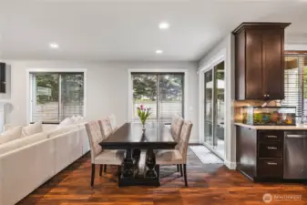 Spacious dining area, ideal for dinners and celebrations.
