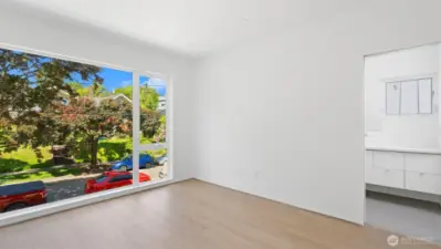 Primary Bedroom (Floor 2)