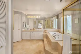 Primary suite 5-piece bathroom