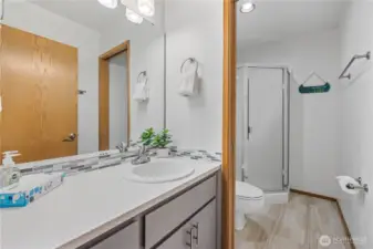 16-7 Guest Bathroom 3/4