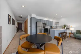 16-7 Dining & Kitchen
