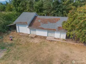 HUGE 2400 SF shop/garage/RV parking