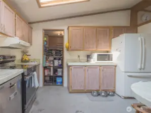 The convenient layout makes it easy to stay organized.