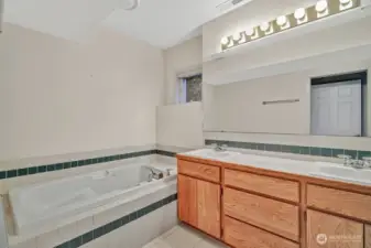 Primary Bath with Jetted Tub
