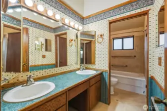 Full bathroom upstairs.