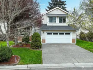 Welcome home! Move-in ready multi-level home tucked away in the Yelm Terra neighborhood.