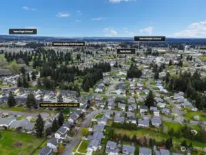Everything is at your fingertips: community park with playground, and all that the City of Yelm has to offer.  Easy commute to Olympia and JBLM.