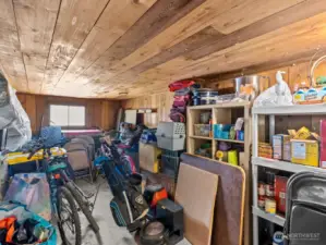 Lots of separate rooms.