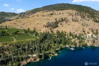 Aerial view of the waterfront - an easy walk or drive from the home.