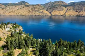 Look at that beautiful cross-lake view!