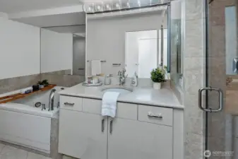 en-suite full bath