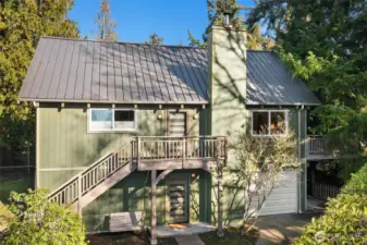 Sunlight floods the south side of the home!