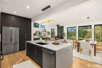 Ample windows provide excellent year-round natural light and optimize territorial views.