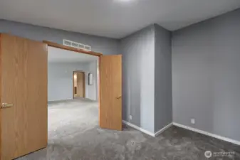 study/office/extra sleeping room