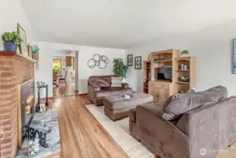 Entry/Living Room