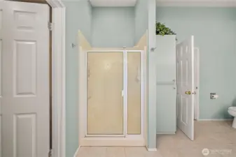primary shower and walk in closet to the left