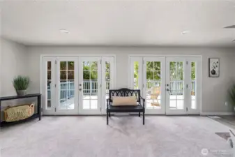 Bright and spacious living room