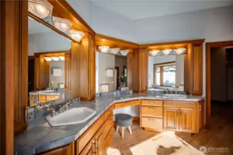 Primary bath