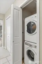 Washer/dryer in unit