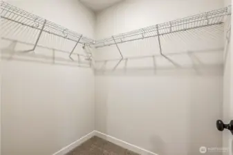 Disclaimer Secondary photos of same floor plan on different lot in different community: Photos are from another Luna, finishes, upgrades, and features may vary.