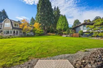 9841 sqft waterfront lot shared wtih 9 homes