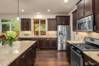 Clean island for prepping those cozy fall meals.