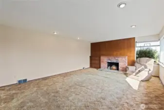 Lots of natural light in the living toom.