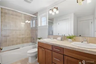 Hosting guests? This private full bath provides a quiet, relaxing escape.