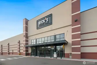 Located close to all shopping, dining and entertainment.