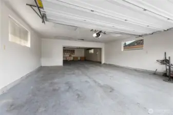 4-Car Tandem Garage