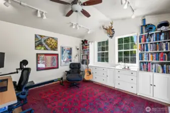 Studio / office flex space