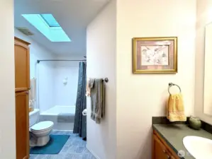 Full Bathroom with Tub