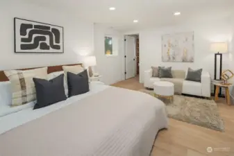 Lower floor bedroom with walk-in closet and en-suite bathroom