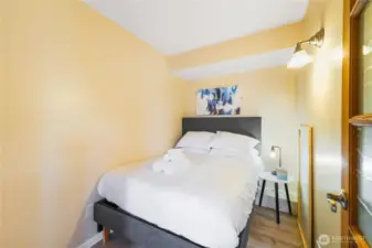 Main Bonus/office/Den Rm 1 of 2