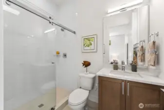 Guest ensuite