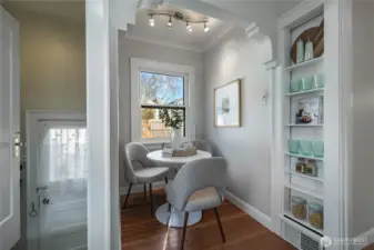 love the eat-in nook!