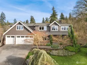 Welcome to Kirkland's desirable Houghton neighborhood and 5012 112th Avenue NE.