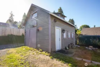 Detached Garage off Alley
