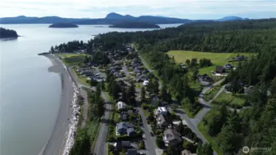 Snee Oosh Beach nearby