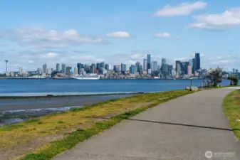 Take a walk along the boardwalk, breath in the fresh salty sea air, and enjoy the breathtaking City and Harbor views
