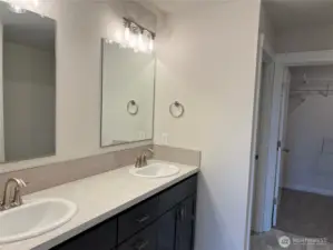Double Vanity with Walk In Closet